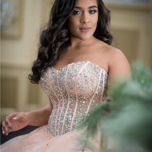 Gorgeous prom, sweet 16, quiseañera dress
